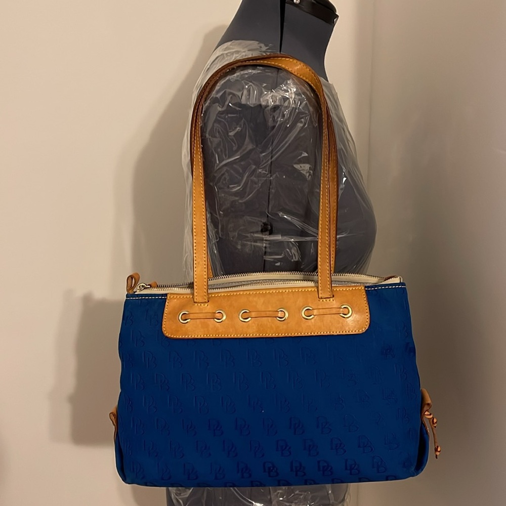 13x9 Dooney & Bourke vintage - Picture 2 of 8